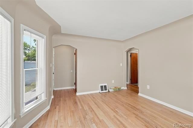 100 S Custer Ave - Photo 5 of 27