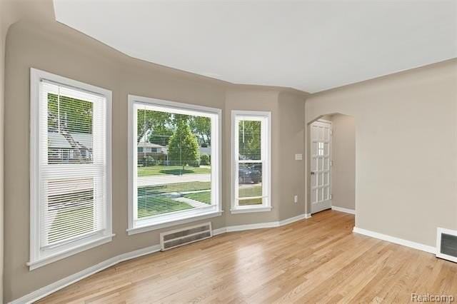 100 S Custer Ave - Photo 6 of 27