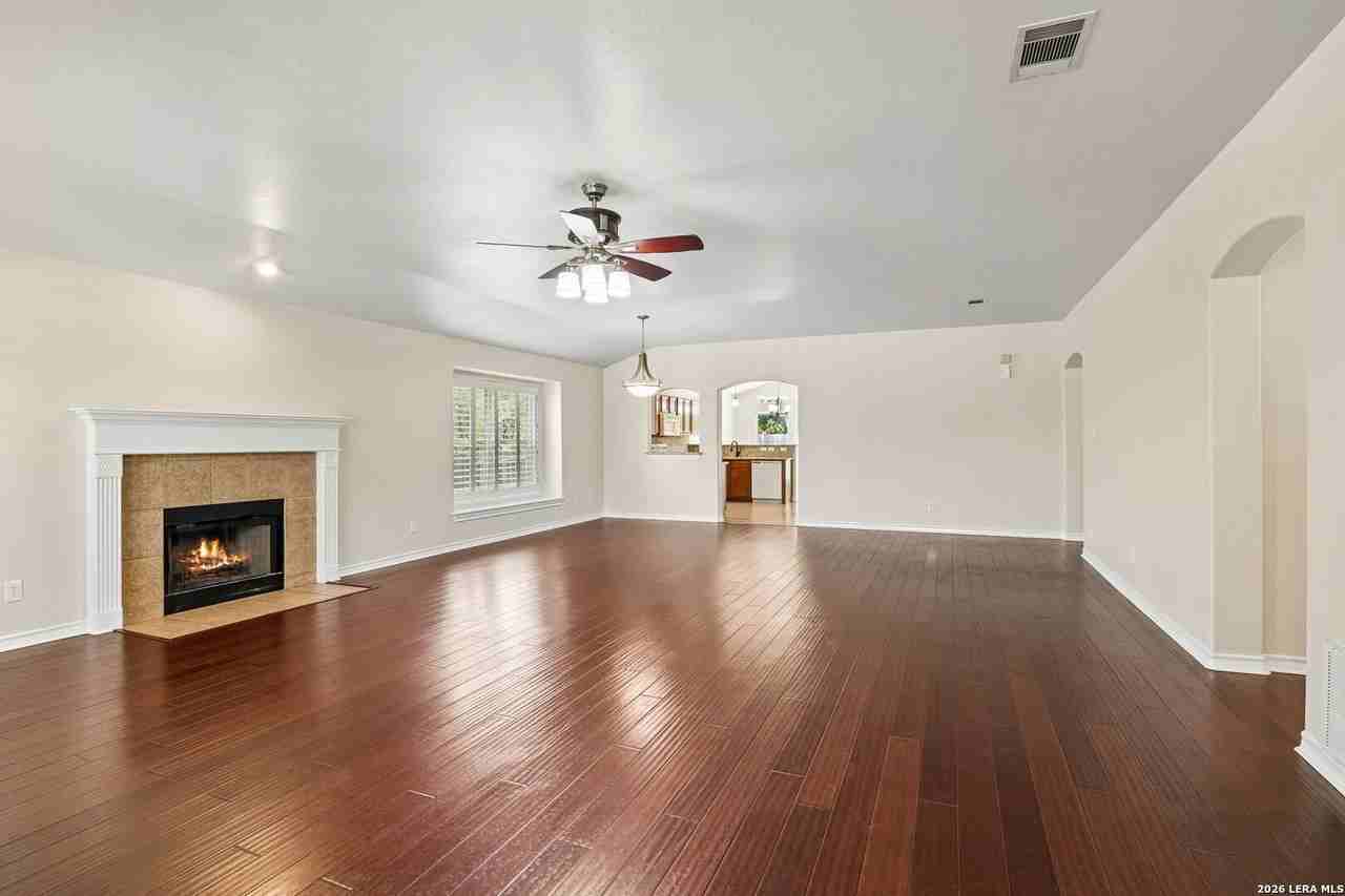 1303 Bluff Frst - Photo 7 of 39