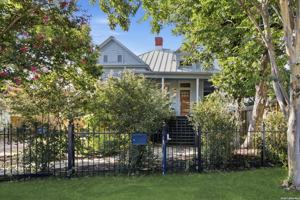 featured image of 123 Fir St