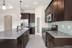 featured image of 215 Park Cir