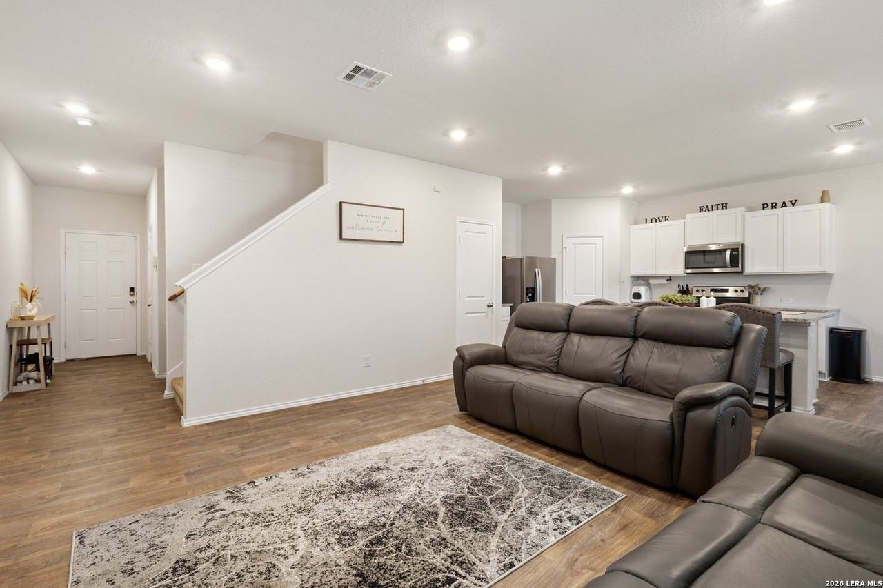 20523 Lorena Xing - Photo 5 of 24
