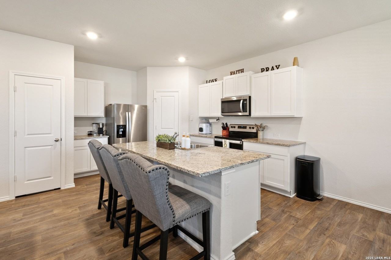 20523 Lorena Xing - Photo 6 of 24
