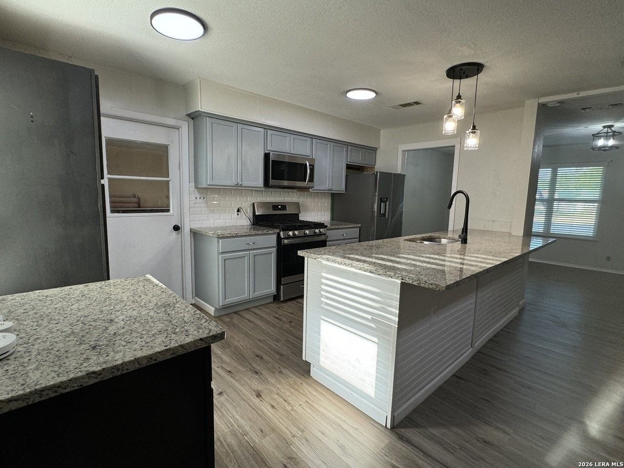 303 Dry Hollow Rd - Photo 5 of 23