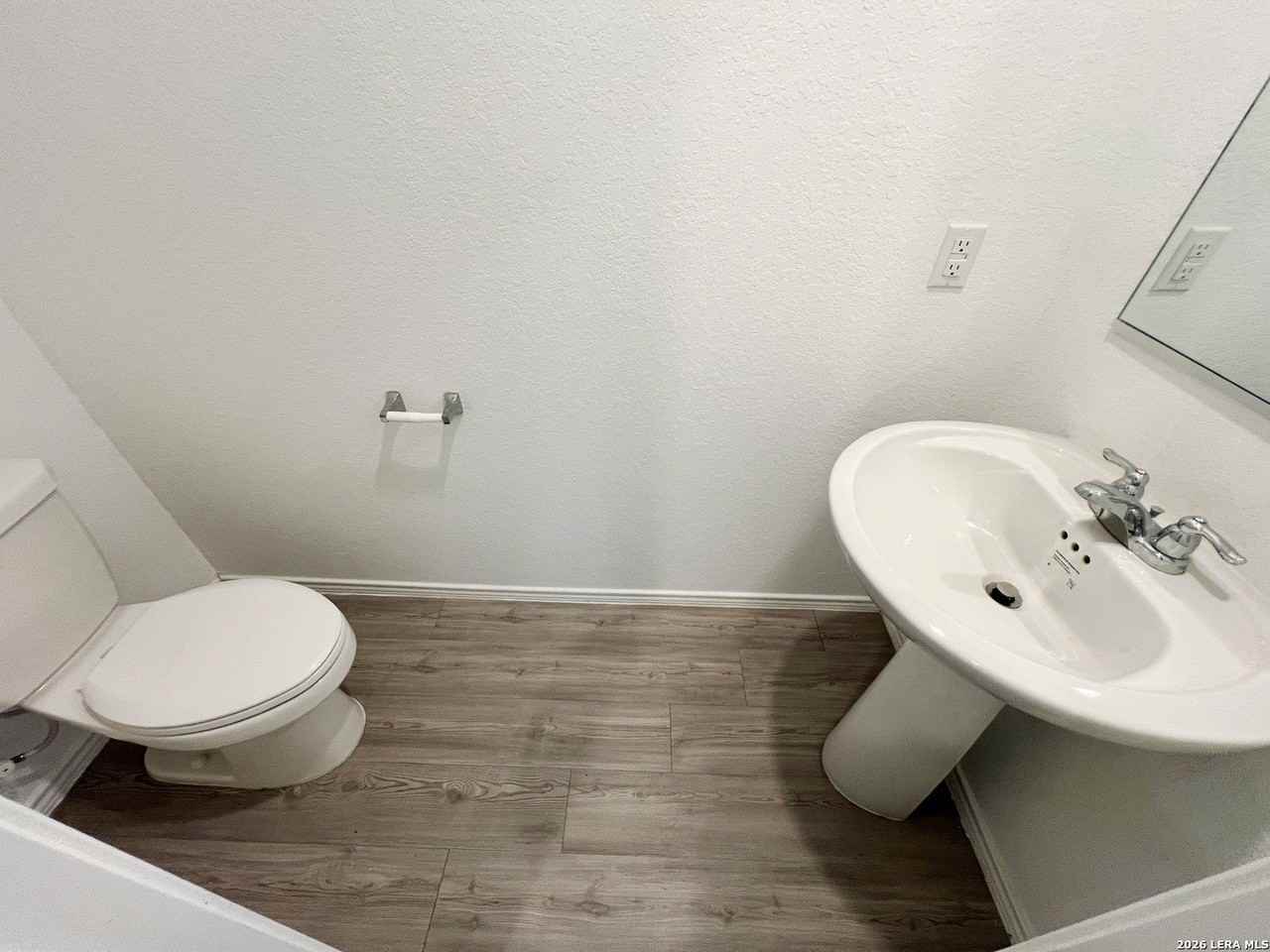 5433 Calton Bnd - Photo 3 of 35