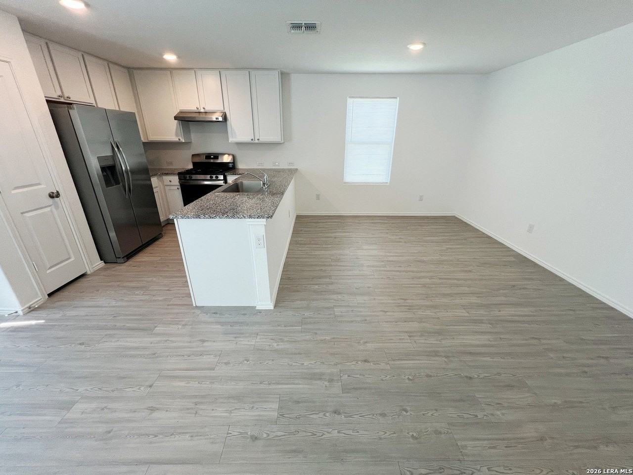5433 Calton Bnd - Photo 7 of 35