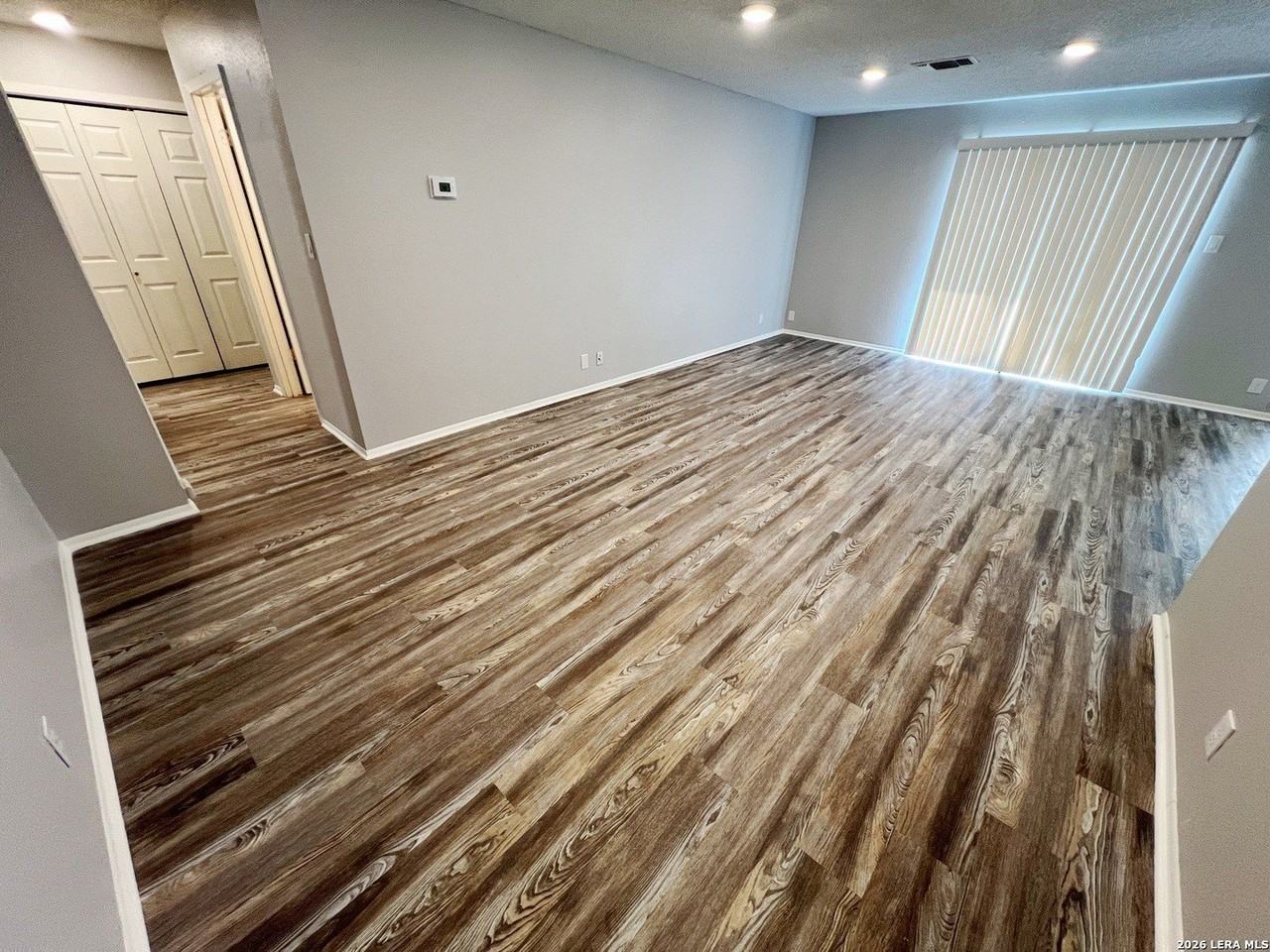 11226 Prairie Springs Dr - Photo 2 of 34