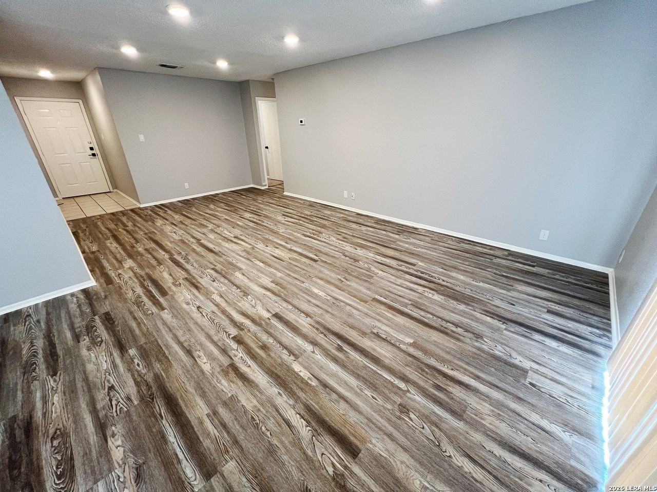 11226 Prairie Springs Dr - Photo 5 of 34