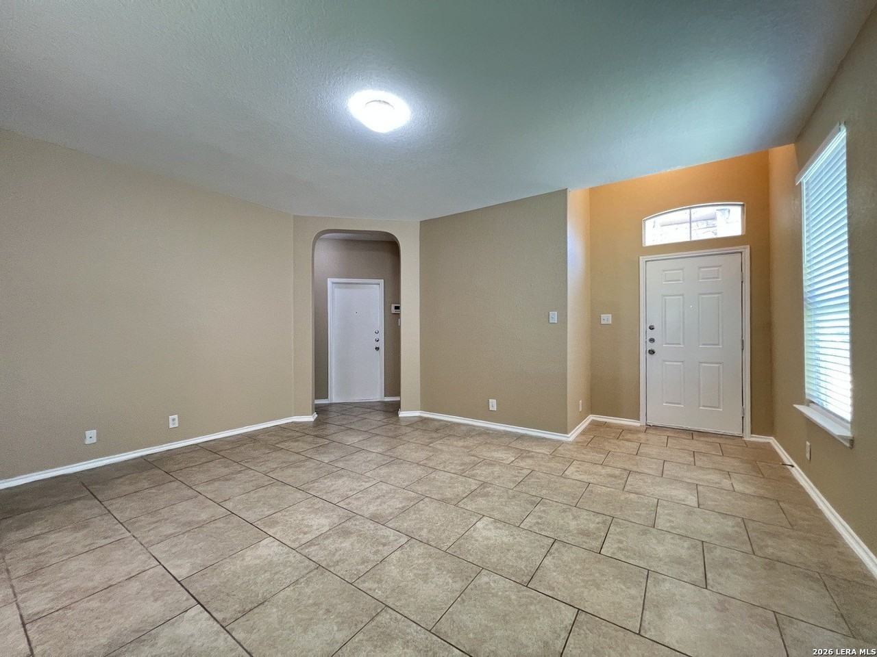 9023 Quihi Way - Photo 3 of 31