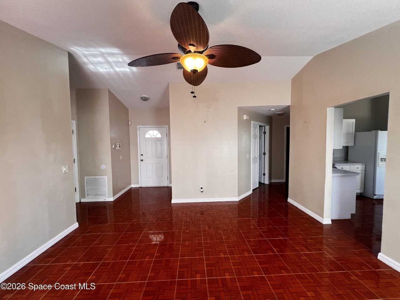 1960 Myrtle Ct Ne - Photo 4 of 20