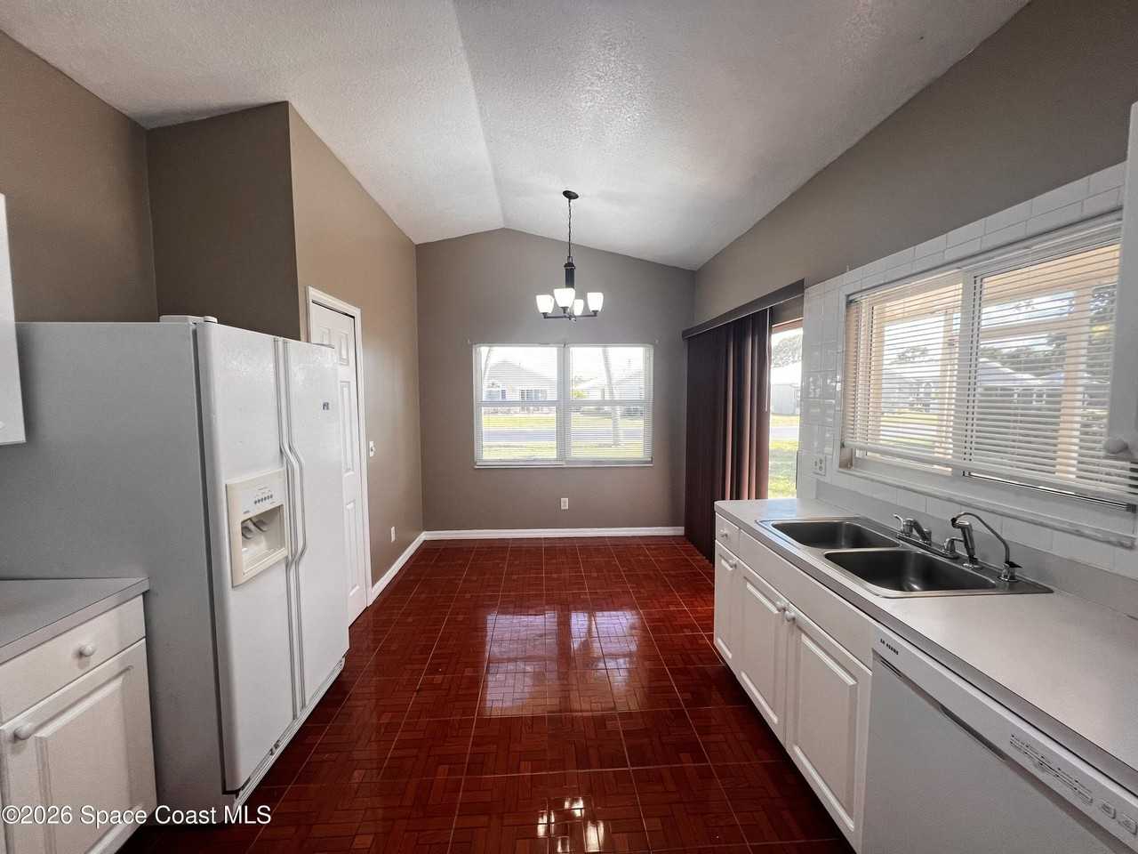 1960 Myrtle Ct Ne - Photo 6 of 20