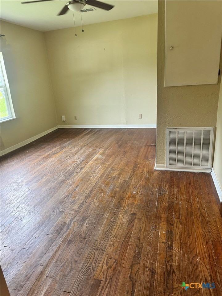 1401 E Mimosa Ave - Photo 4 of 21