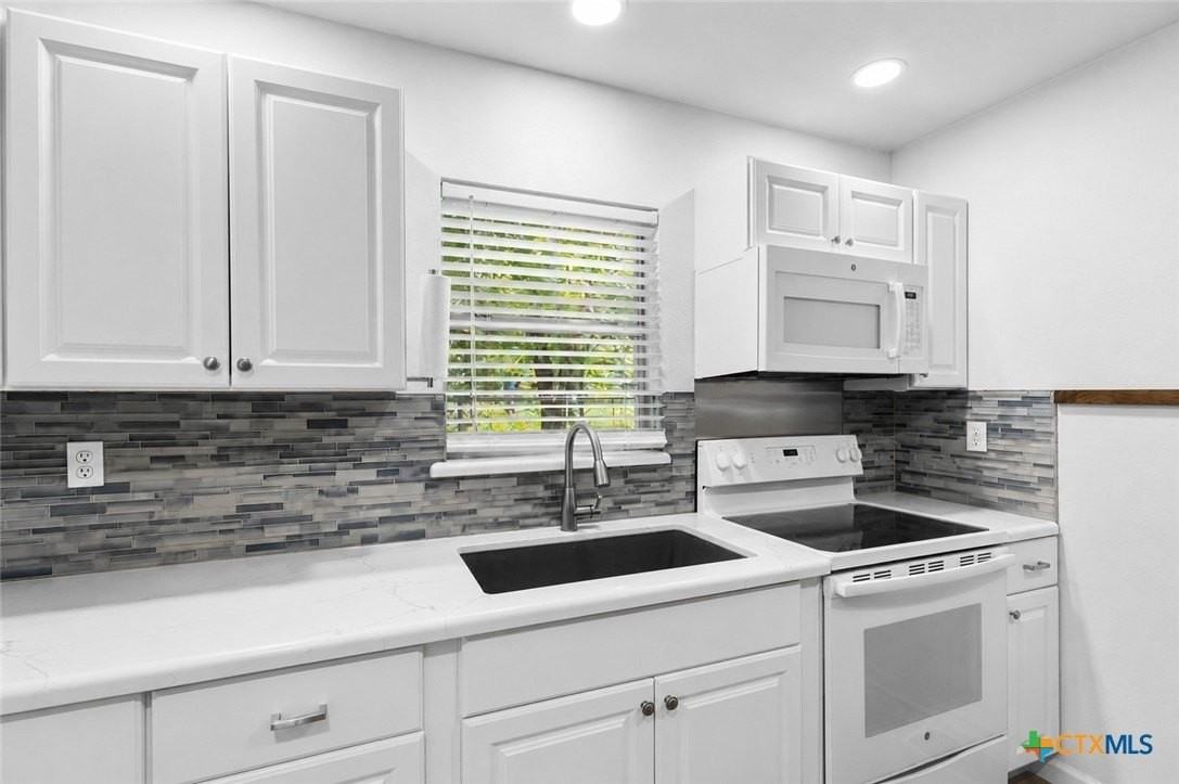 761 Whippoorwill Dr #B - Photo 7 of 20