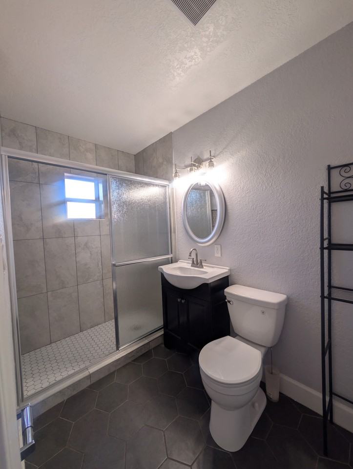 1019 South 4th Avenue - Photo 2 of 6