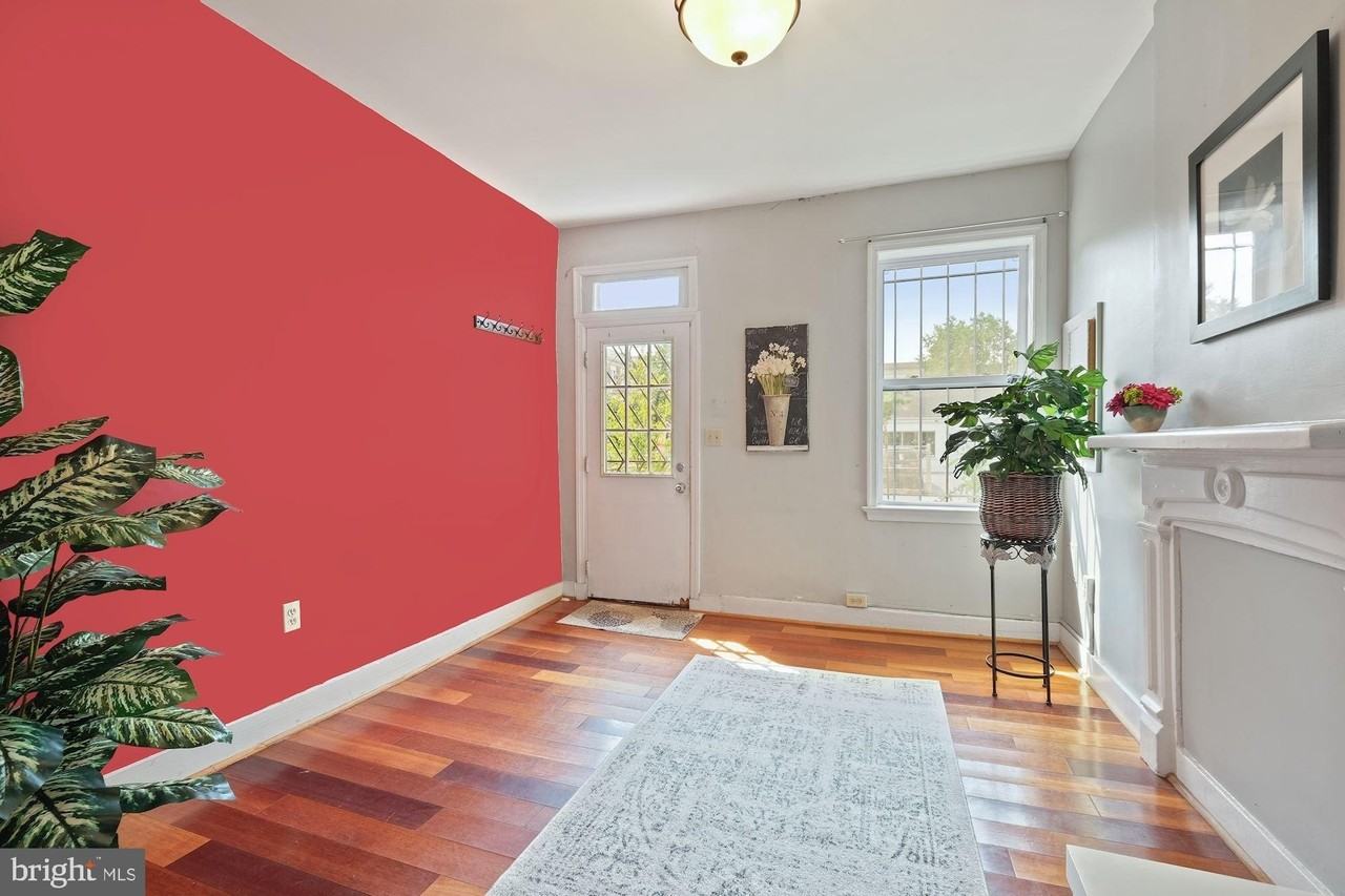 1005 V St Nw - Photo 5 of 36