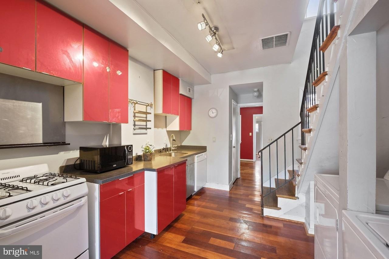 1005 V St Nw - Photo 6 of 36