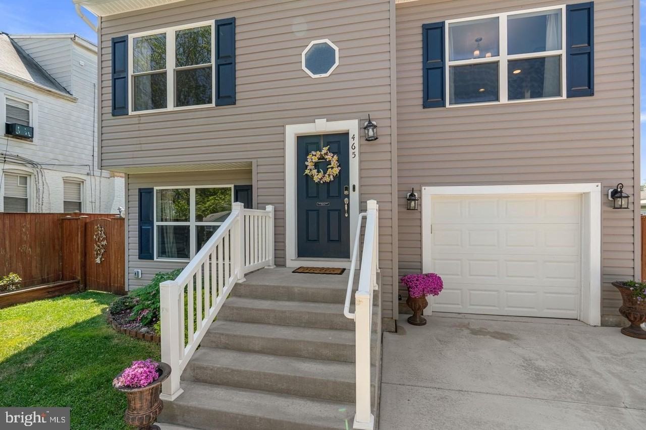 465 Carvel Beach Rd - Photo 3 of 30