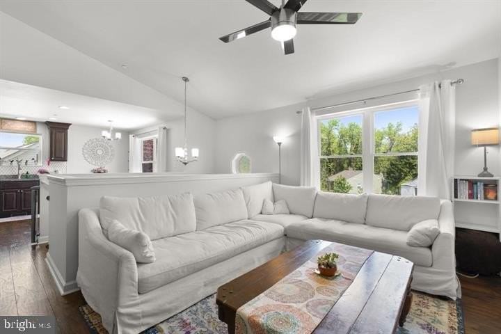 465 Carvel Beach Rd - Photo 5 of 30