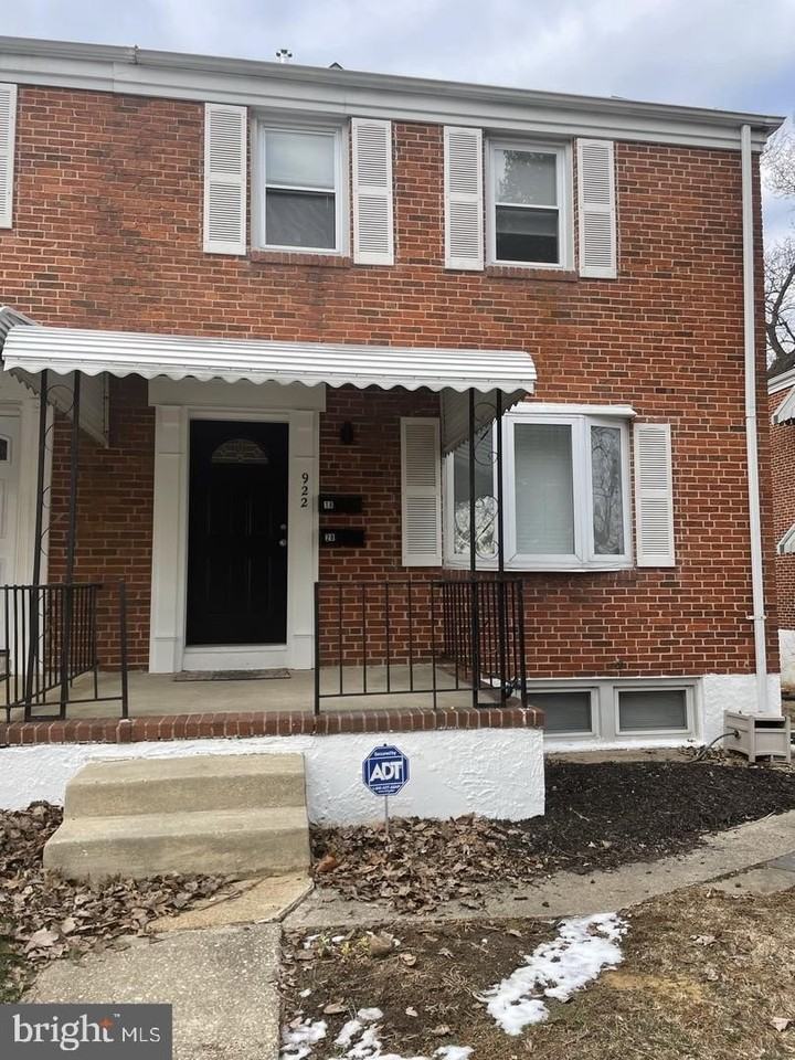 922 Dartmouth Rd - Photo 2 of 12