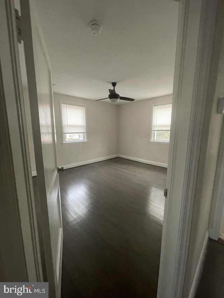 922 Dartmouth Rd - Photo 3 of 12