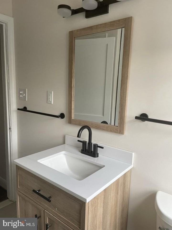 922 Dartmouth Rd - Photo 4 of 12