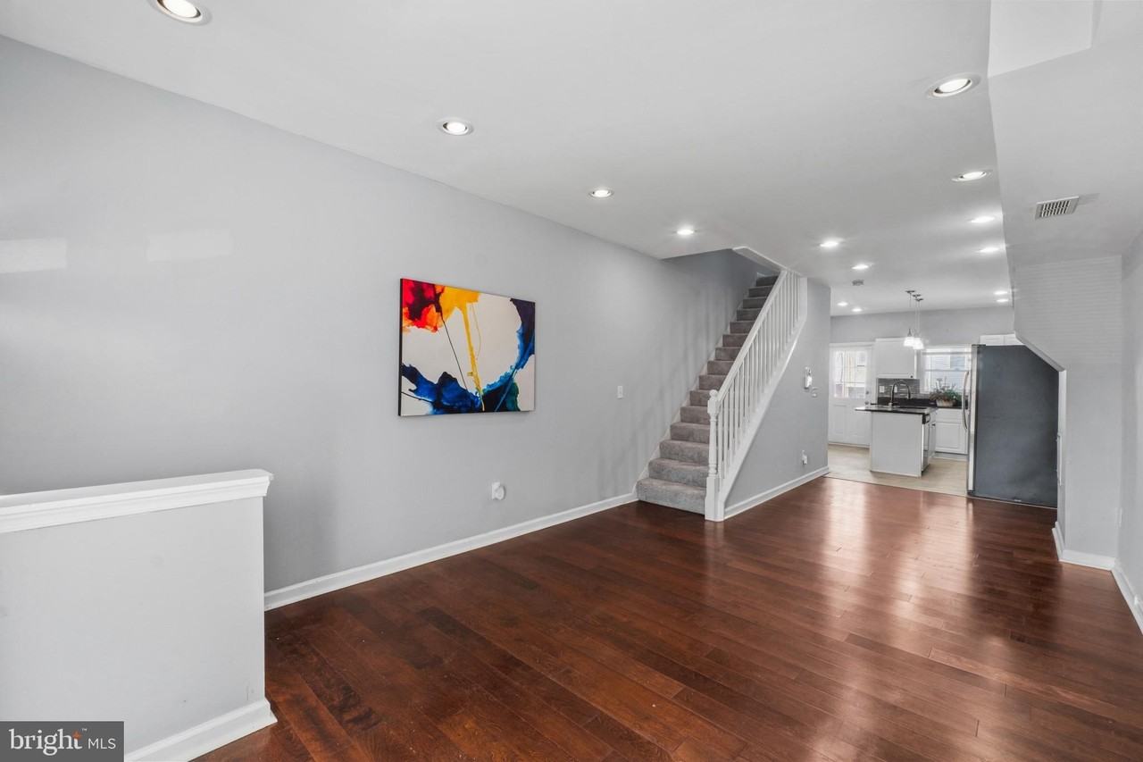 324 Oldham St - Photo 3 of 44