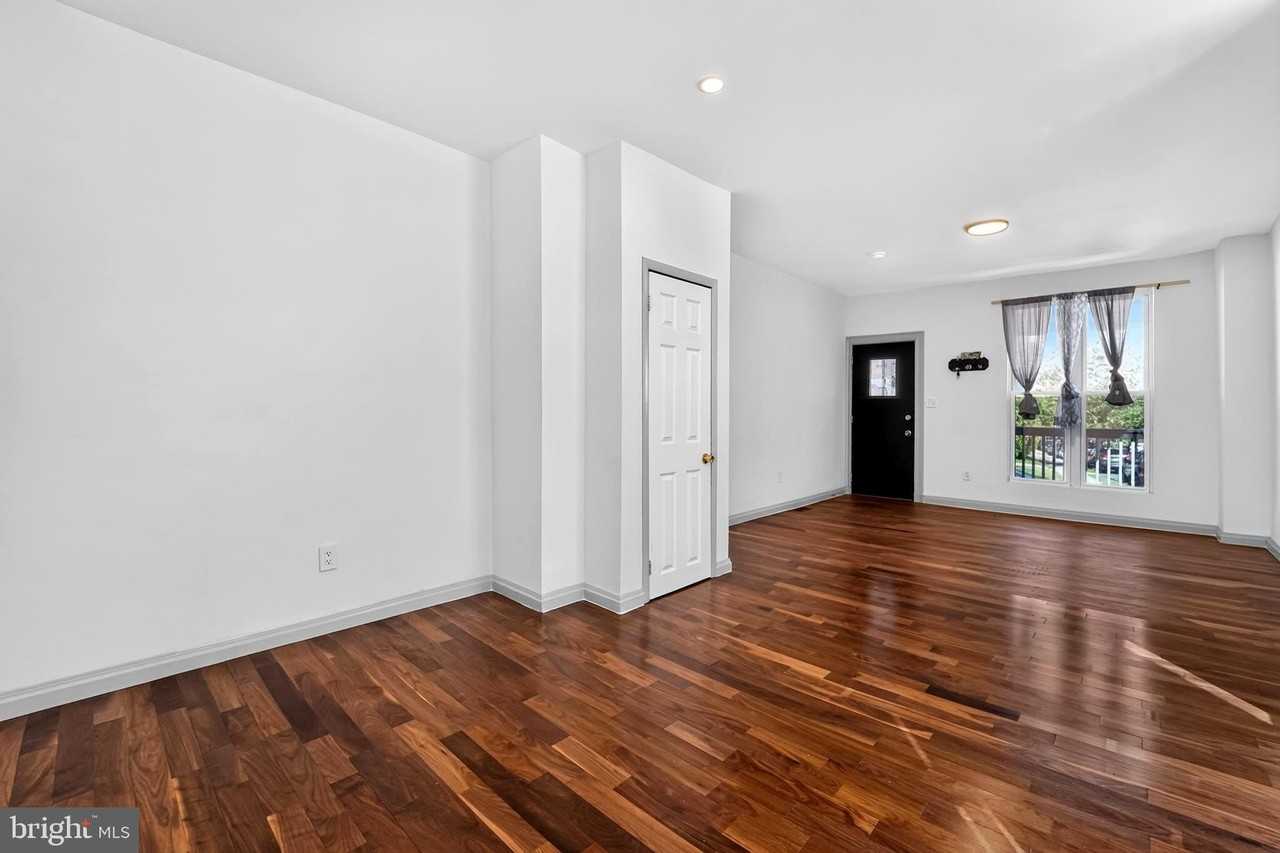 3445 Harwell Ave - Photo 3 of 27