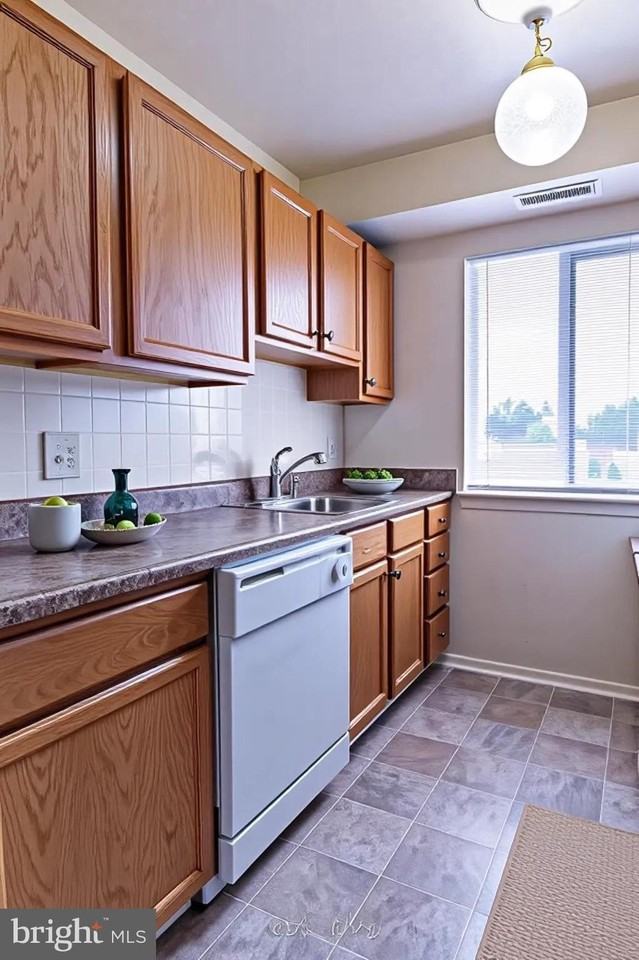7412 Alvah Ave #F - Photo 5 of 21
