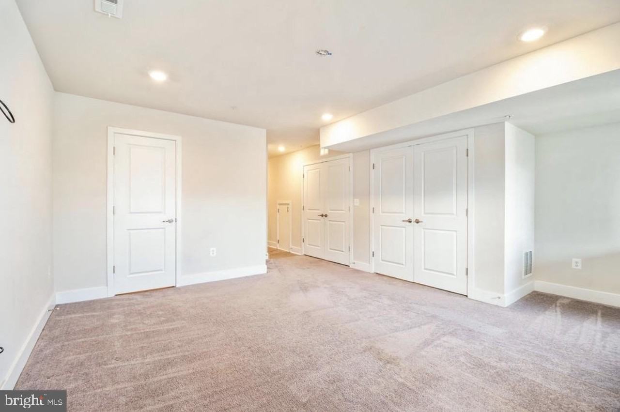 11687 Emily Dickinson Pl - Photo 3 of 36