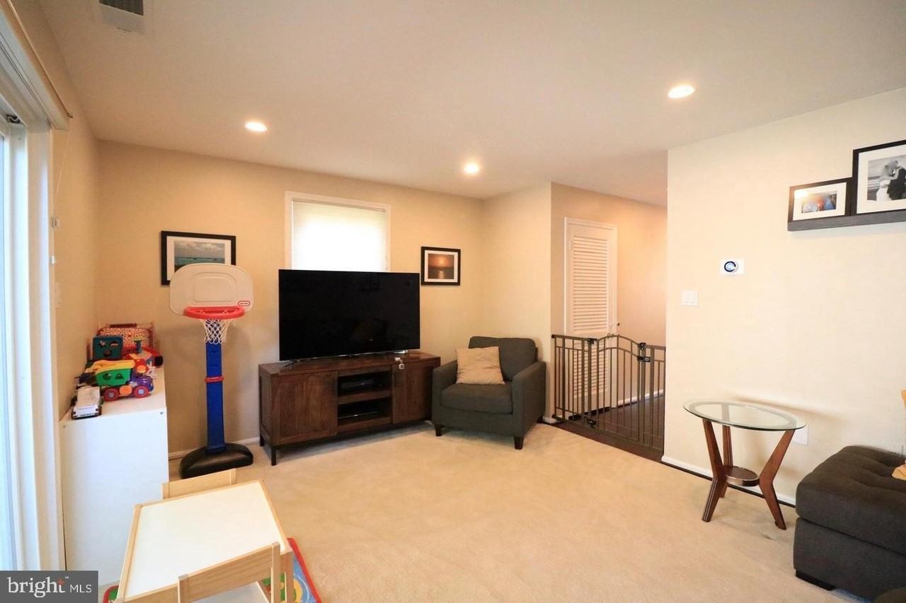 748 Azalea Dr #12-748 - Photo 5 of 30