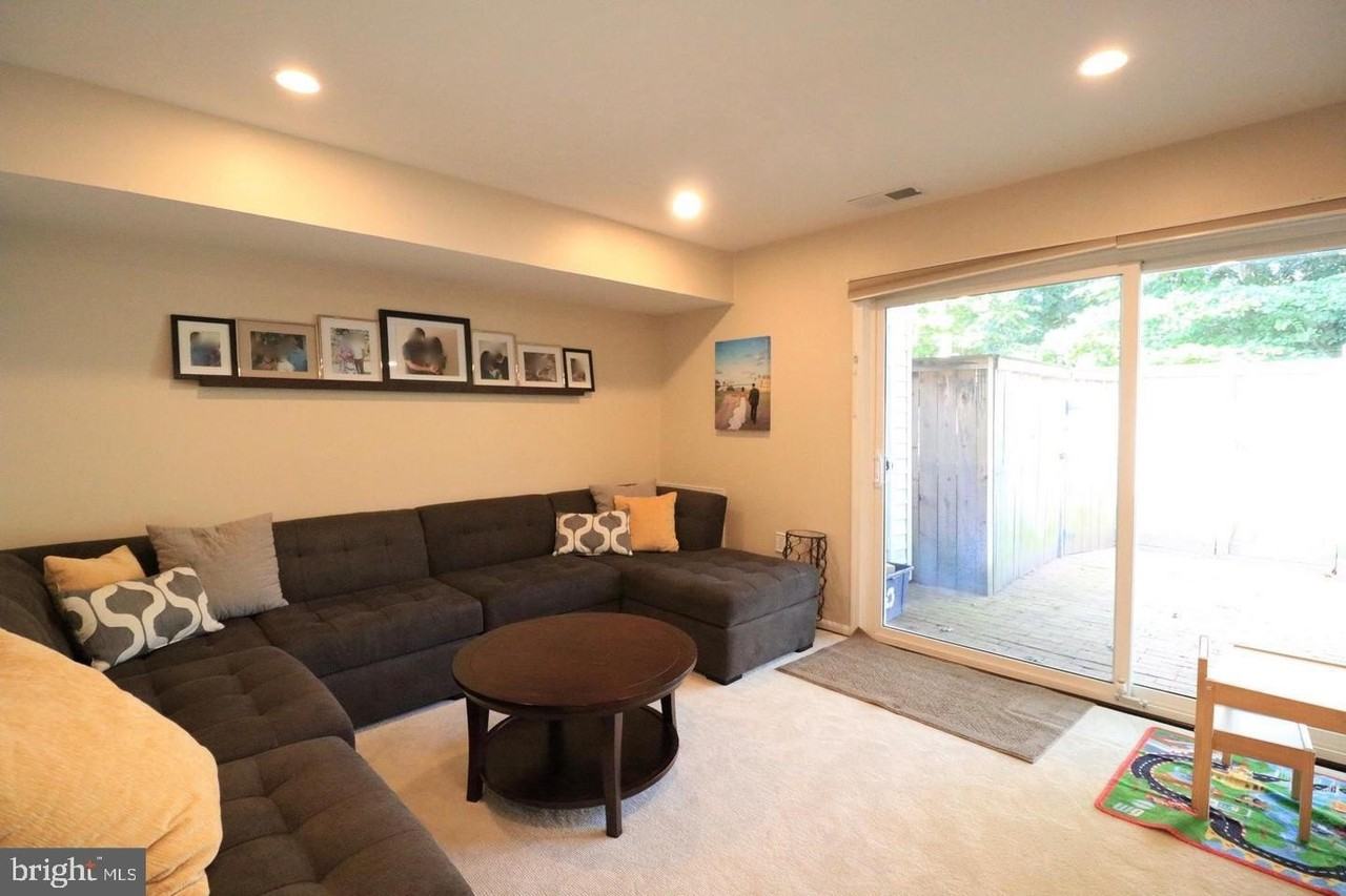 748 Azalea Dr #12-748 - Photo 7 of 30