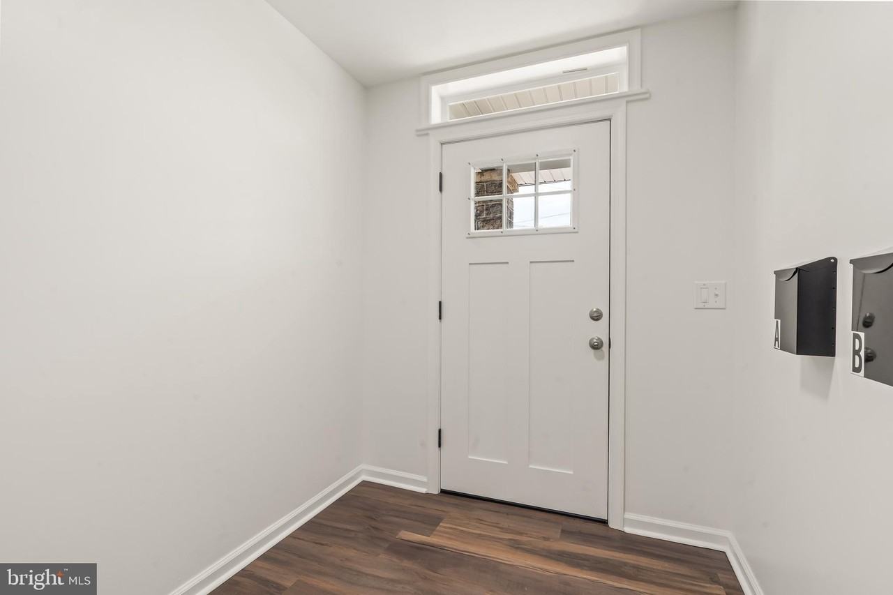 753 W Washington St Apt A - Photo 7 of 25