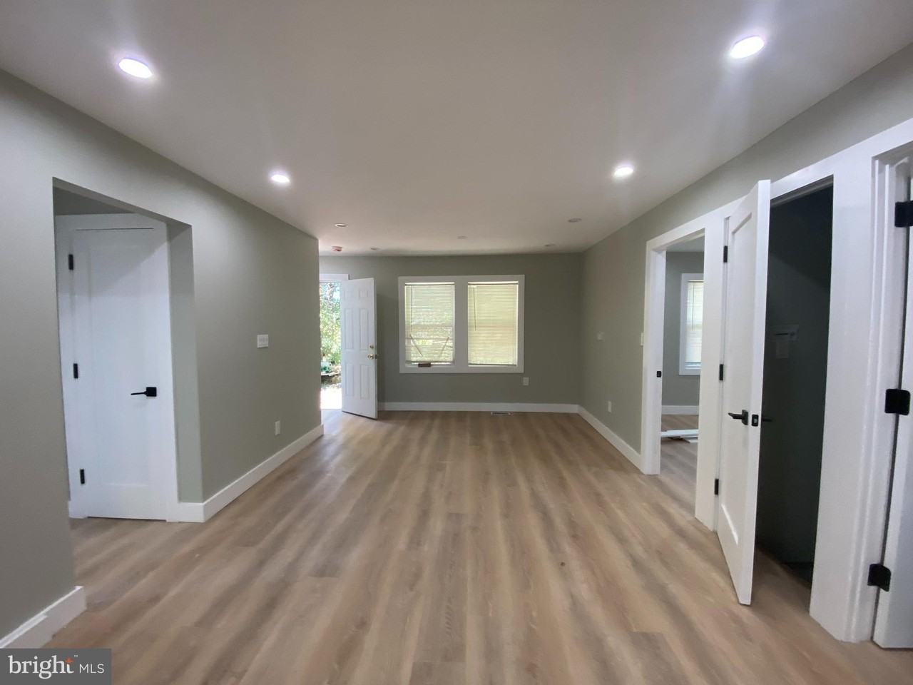 26 Oakland St - Photo 5 of 13