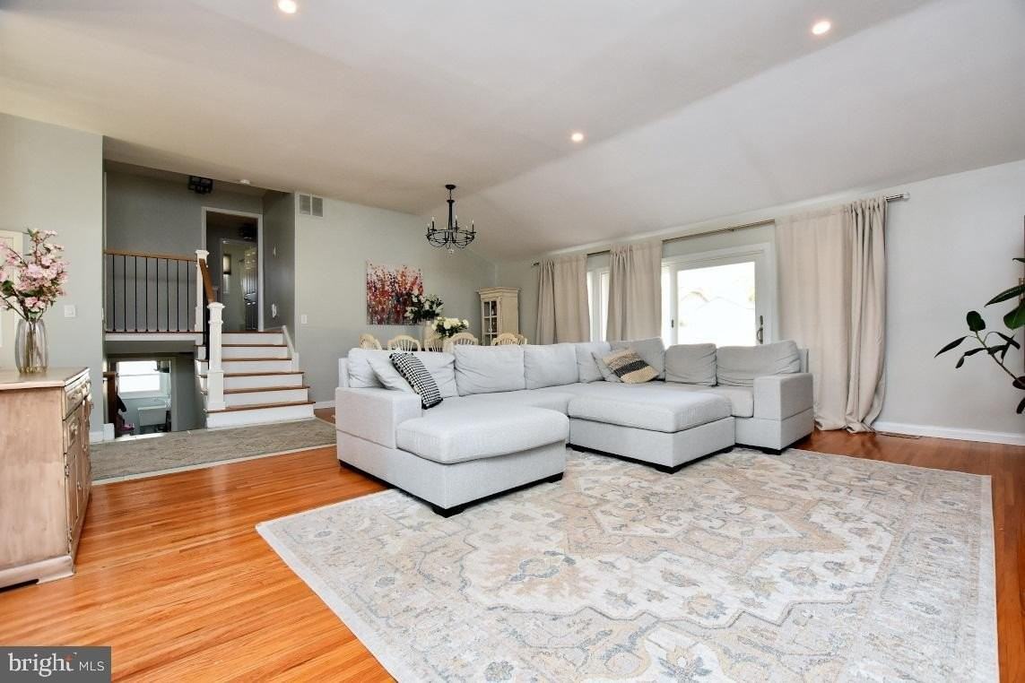 1022 Haral Pl - Photo 6 of 36