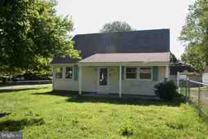 featured image of 124 Stratford Ave