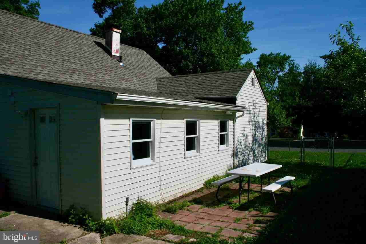 124 Stratford Ave - Photo 2 of 27