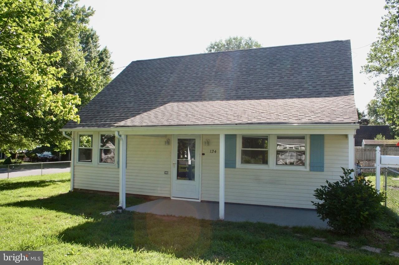 124 Stratford Ave - Photo 3 of 27