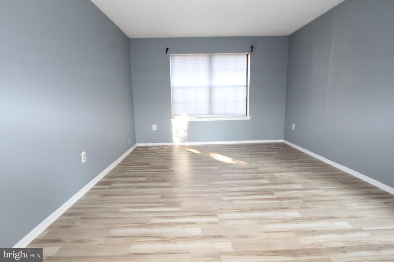 8 Joyner Ct - Photo 7 of 22