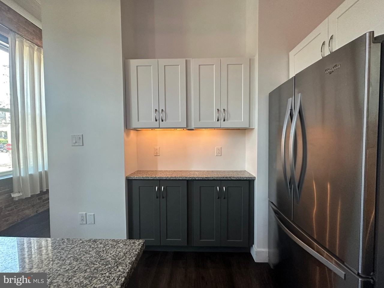 820 W Market St #2A - Photo 4 of 31