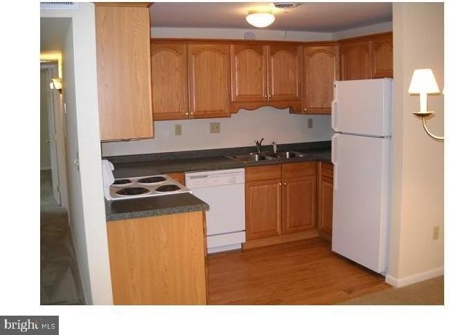 203 Gale St Apt 102 - Photo 2 of 3
