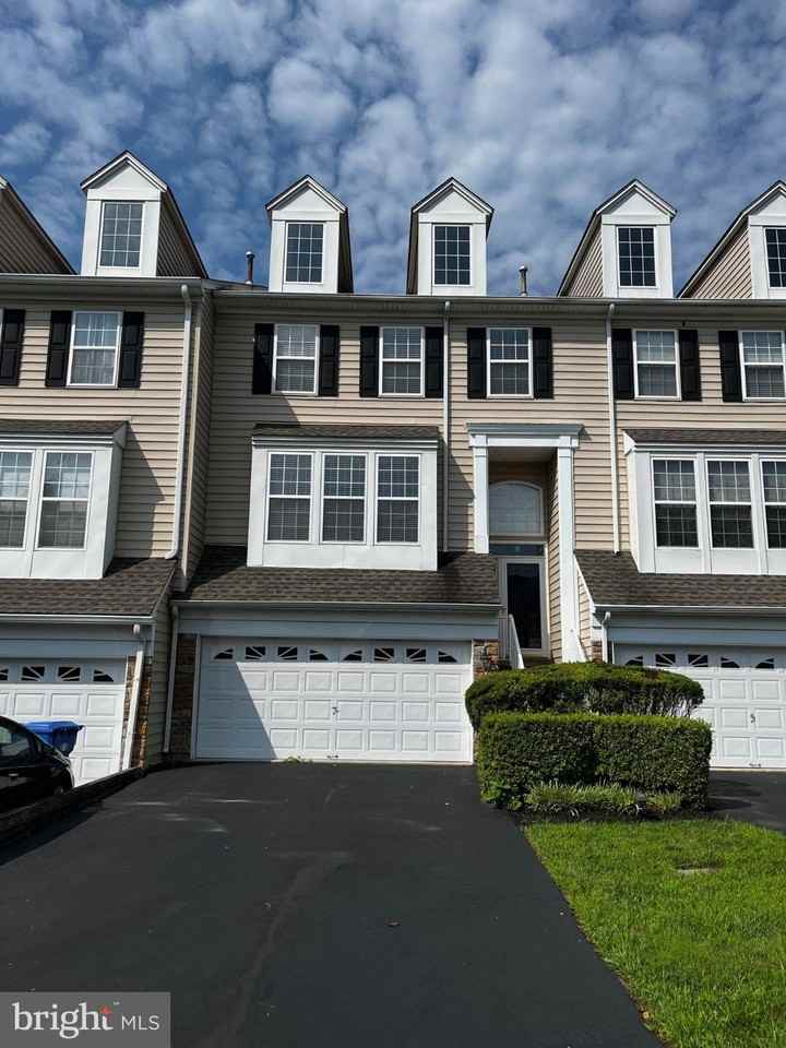 244 S Azalea Ct - Photo 2 of 12