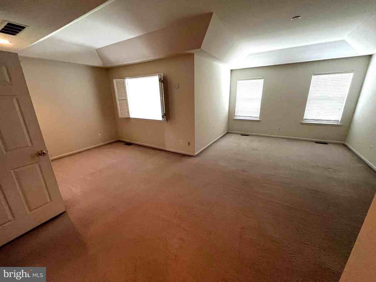 244 S Azalea Ct - Photo 7 of 12