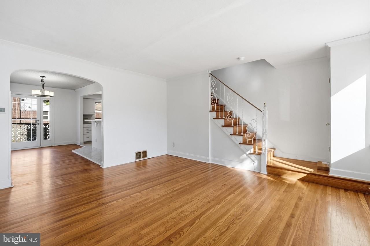 1108 Cobbs St - Photo 2 of 24
