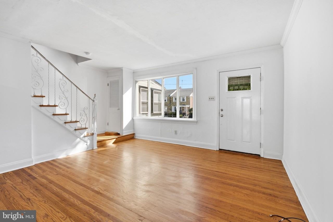 1108 Cobbs St - Photo 3 of 24