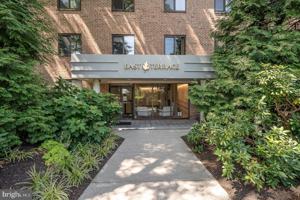 featured image of 1650 Oakwood Dr #E221