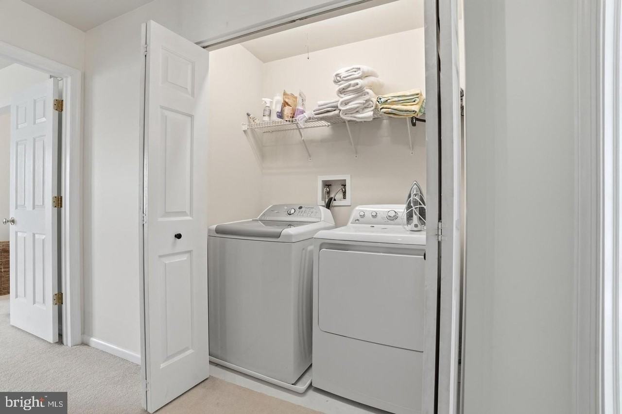468 Berkshire Dr - Photo 5 of 9