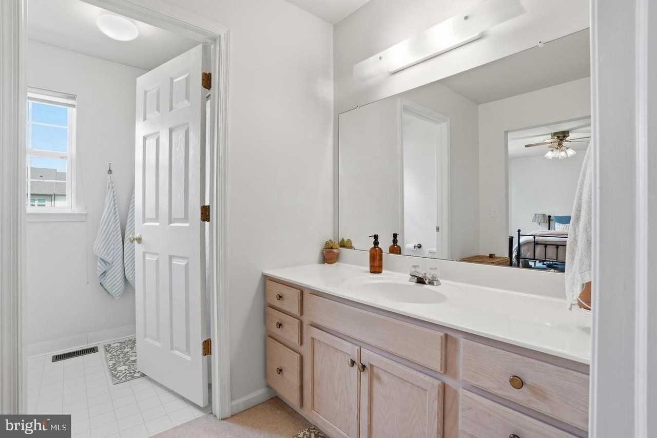 468 Berkshire Dr - Photo 6 of 9
