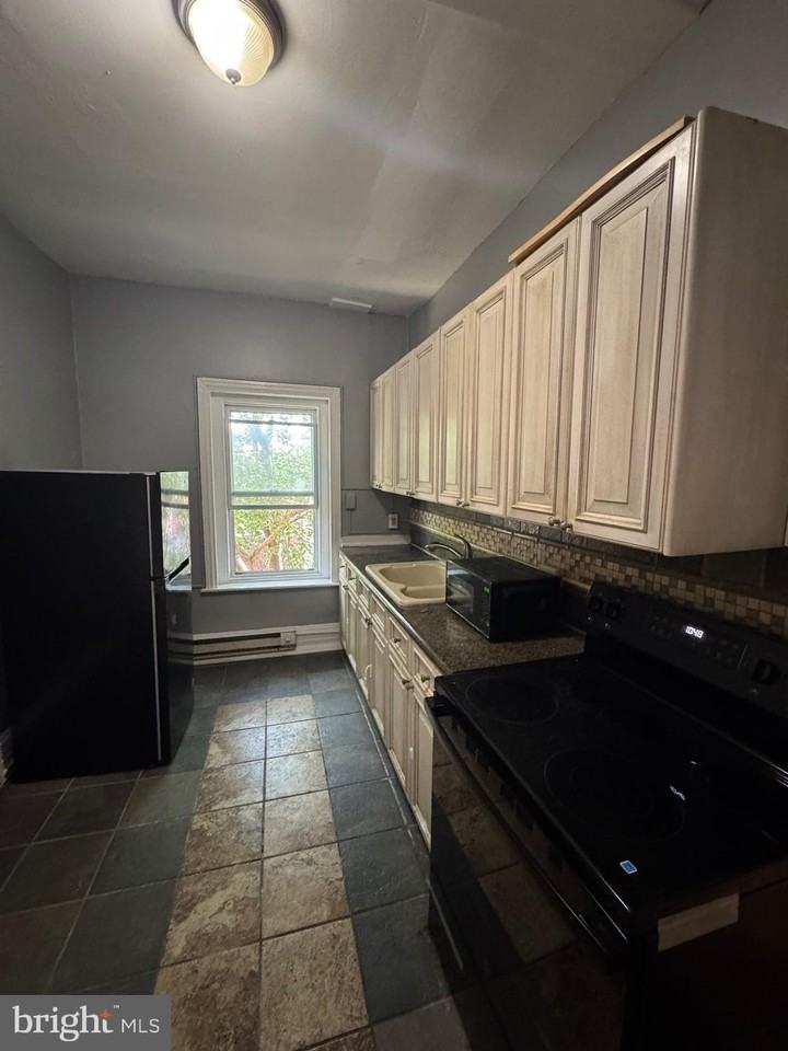 521 Cherry St #2 - Photo 4 of 8