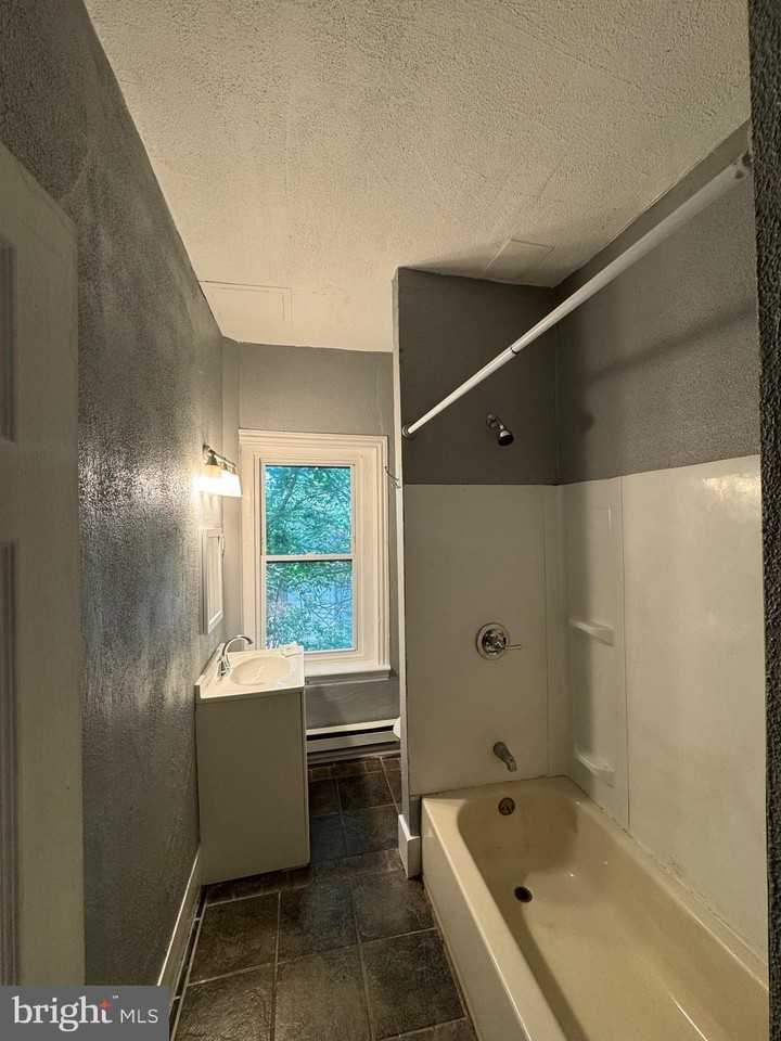 521 Cherry St #2 - Photo 7 of 8
