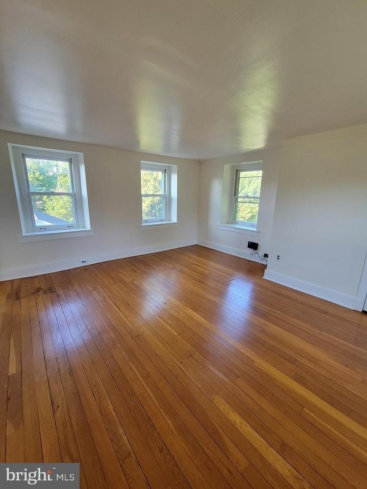 110 GUMBES Road #2ndFL - Photo 2 of 16